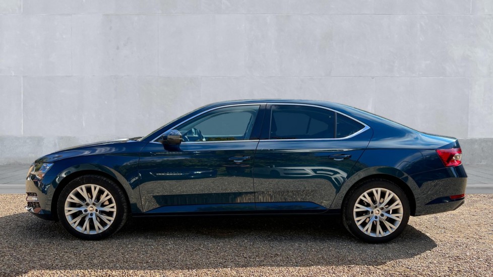 Used Skoda Superb 2022 for sale - 76104115: Photo 9