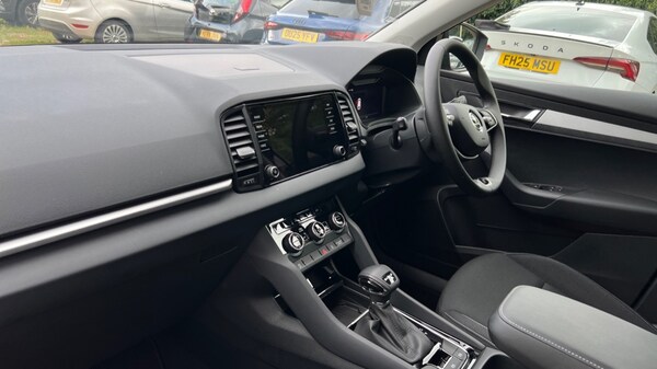 Used Skoda Karoq 2024 for sale - 76104177: Photo 2