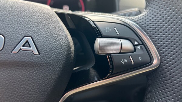 Used Skoda Karoq 2025 for sale - 75495525: Photo 29