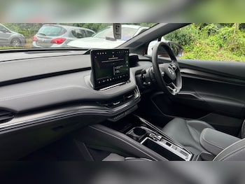 Used Skoda Enyaq 2024 for sale - 76233938: Photo 2