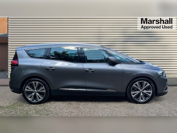 Used Renault Grand Scenic 2017 for sale - 75843671: Photo