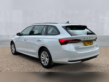 Used Skoda Octavia 2024 for sale - 75372997: Photo