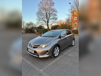 Used Toyota Auris 2013 for sale - 77101417: Photo