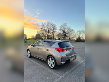 Used Toyota Auris 2013 for sale - 77101417: Photo