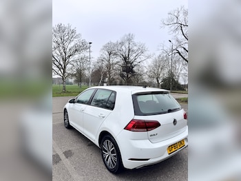 Used Volkswagen Golf 2018 for sale - 77807571: Photo