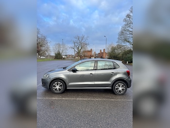 Used Volkswagen Polo 2012 for sale - 77277668: Photo