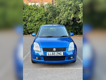 Used Suzuki Swift 2010 for sale - 75505845: Photo
