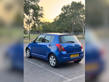Used Suzuki Swift 2010 for sale - 75505845: Photo