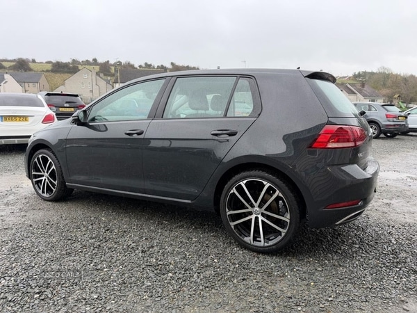 Used Volkswagen Golf 2017 for sale - 76753549: Photo 4