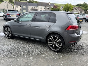 Used Volkswagen Golf 2018 for sale - 78810605: Photo