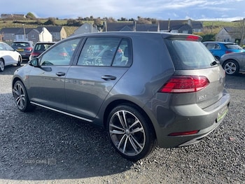 Used Volkswagen Golf 2017 for sale - 76409647: Photo