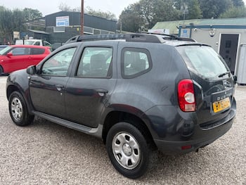 Used Dacia Duster 2015 for sale - 79711570: Photo