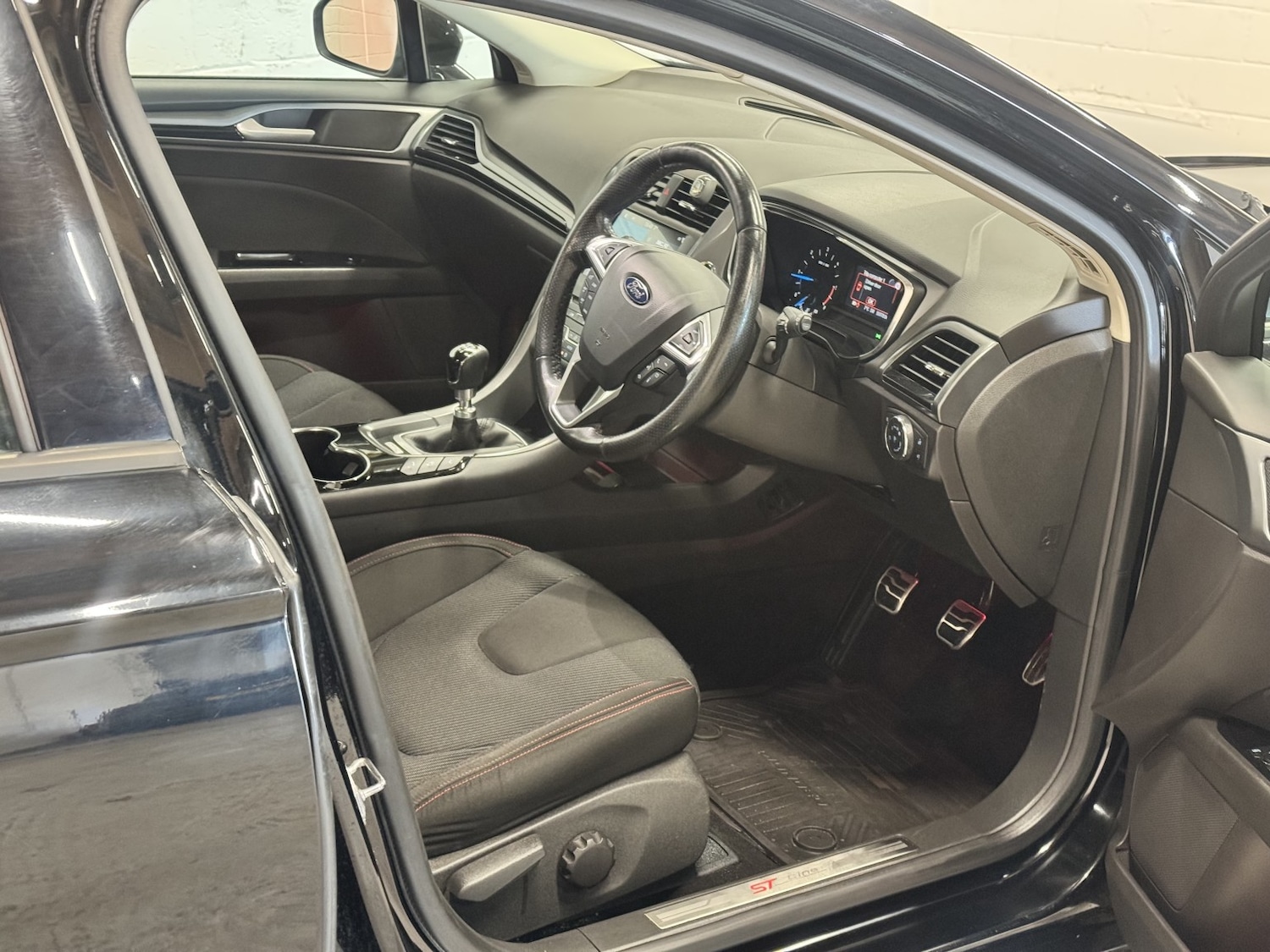 Used Ford Mondeo 2017 for sale - 76591584: Photo 17