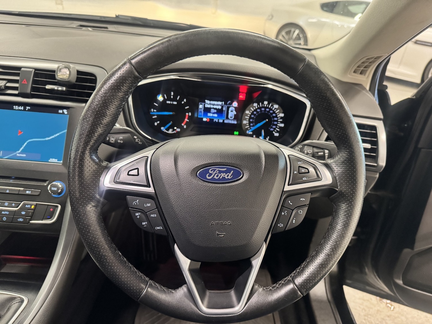 Used Ford Mondeo 2017 for sale - 76591584: Photo 24