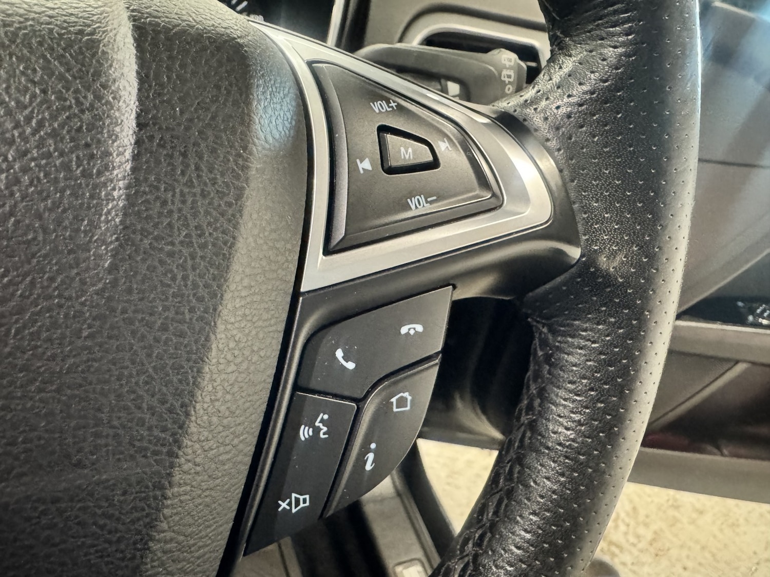 Used Ford Mondeo 2017 for sale - 76591584: Photo 27