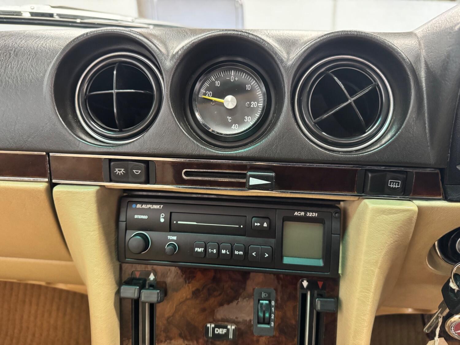 Used Mercedes-Benz SL 1988 for sale - 76471201: Photo 35