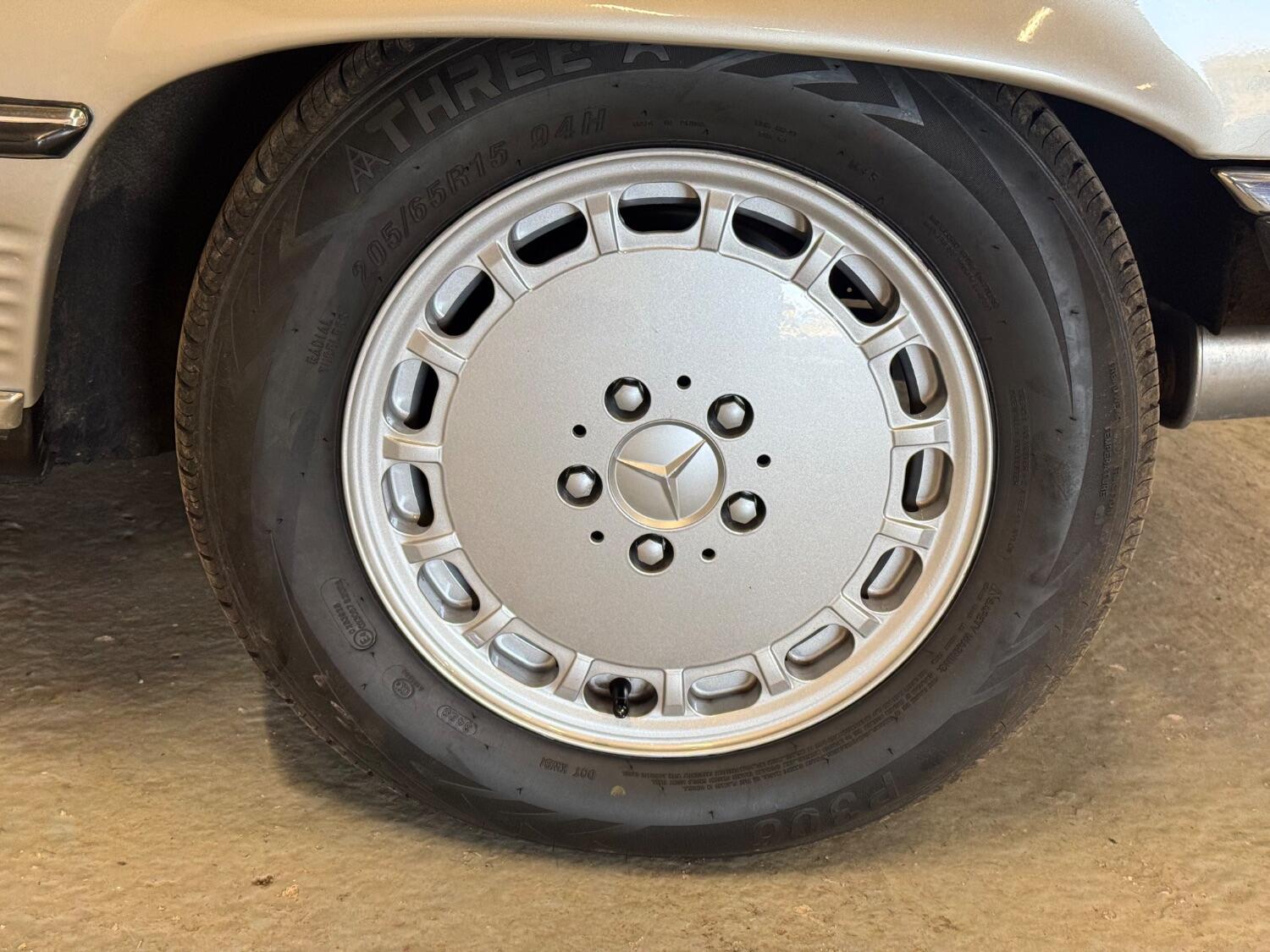 Used Mercedes-Benz SL 1988 for sale - 76471201: Photo 9