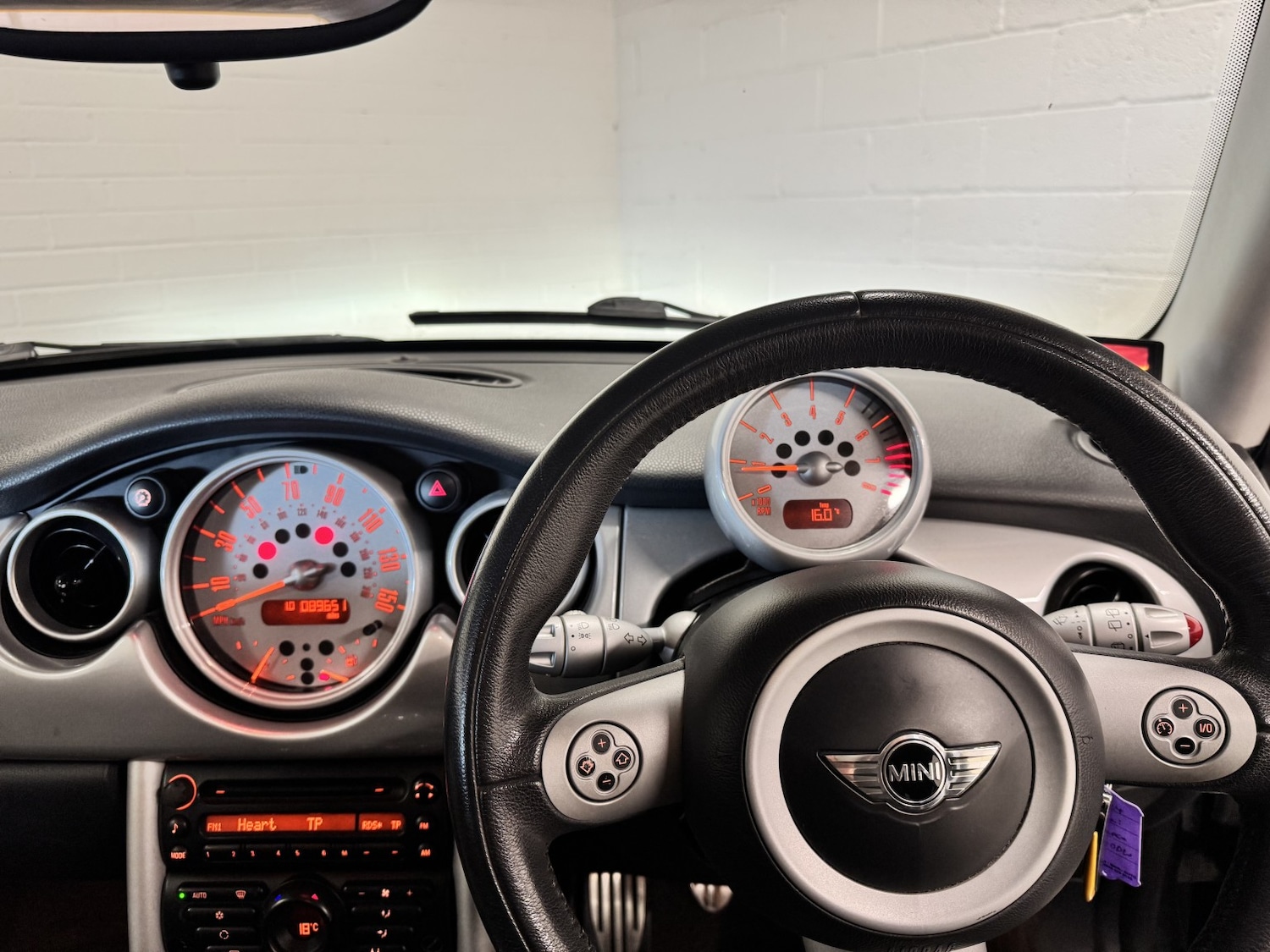 Used MINI Hatch 2004 for sale - 76793234: Photo 26