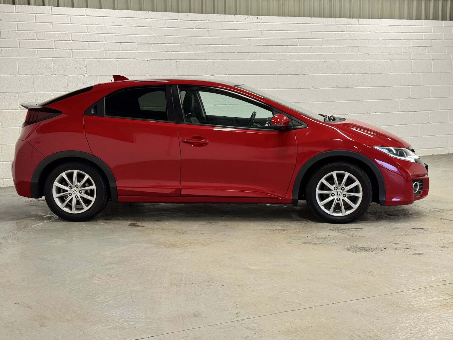 Used Honda Civic 2015 for sale - 76476922: Photo 2