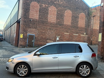 Used Volkswagen Golf 2010 for sale - 79537996: Photo