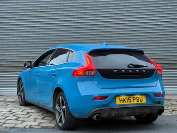 Used Volvo V40 2015 for sale - 79589049: Photo