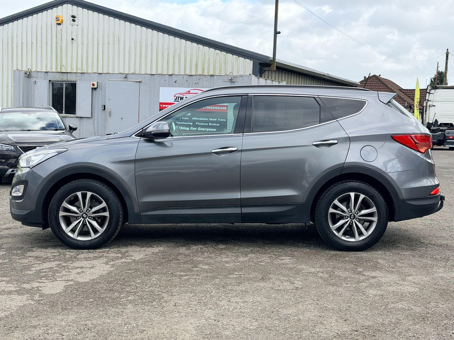 Used Hyundai Santa Fe 2015 for sale - 78101222: Photo 7