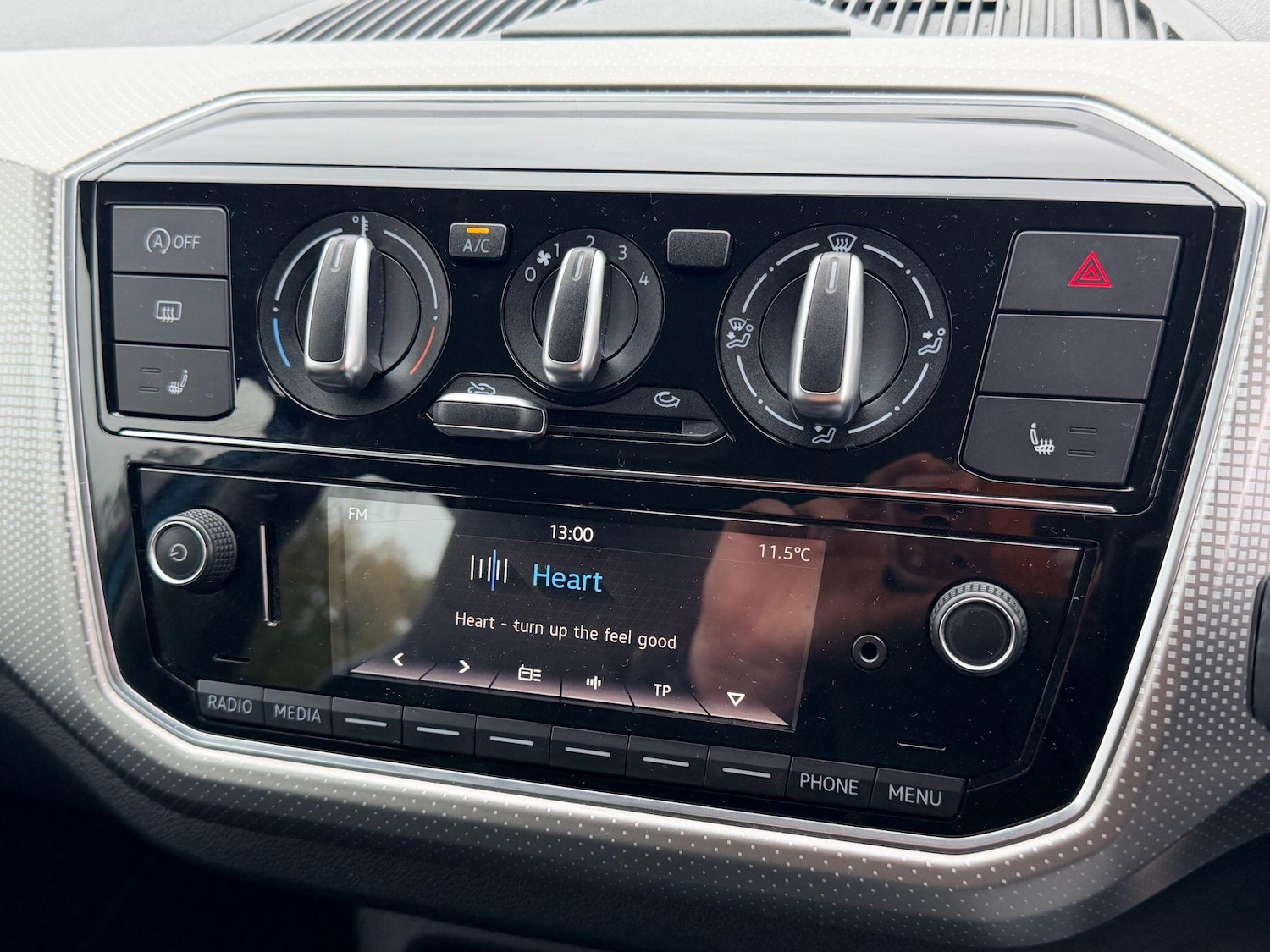 Used Volkswagen up! 2019 for sale - 76549935: Photo 20