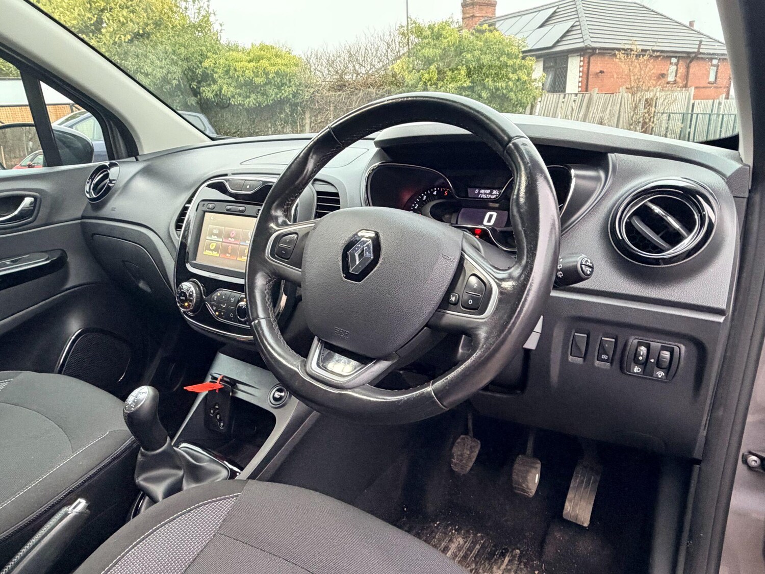 Used Renault Captur for sale - 77496337: Photo 19