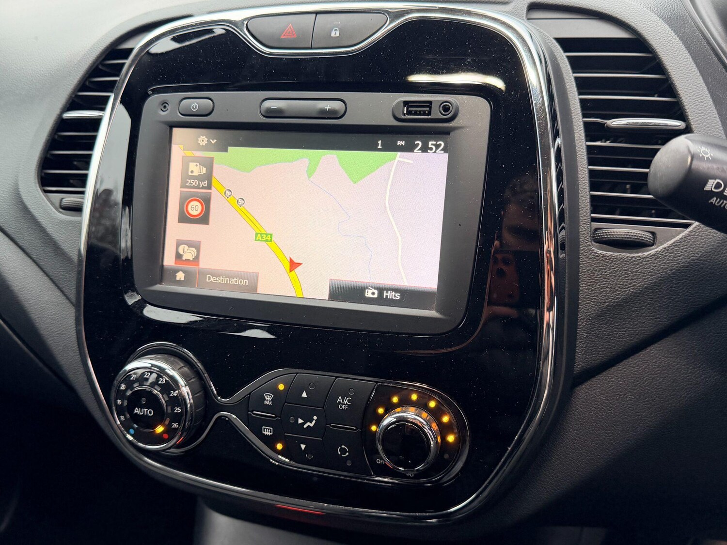 Used Renault Captur for sale - 77496337: Photo 20