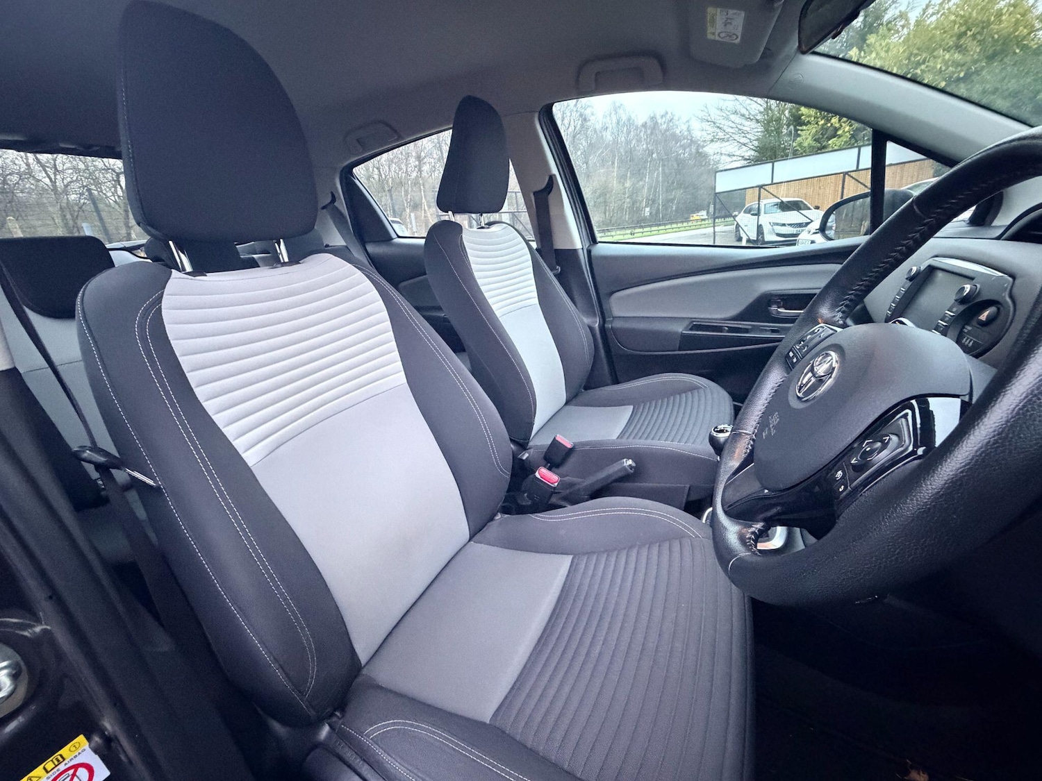 Used Toyota Yaris 2018 for sale - 77290432: Photo 16