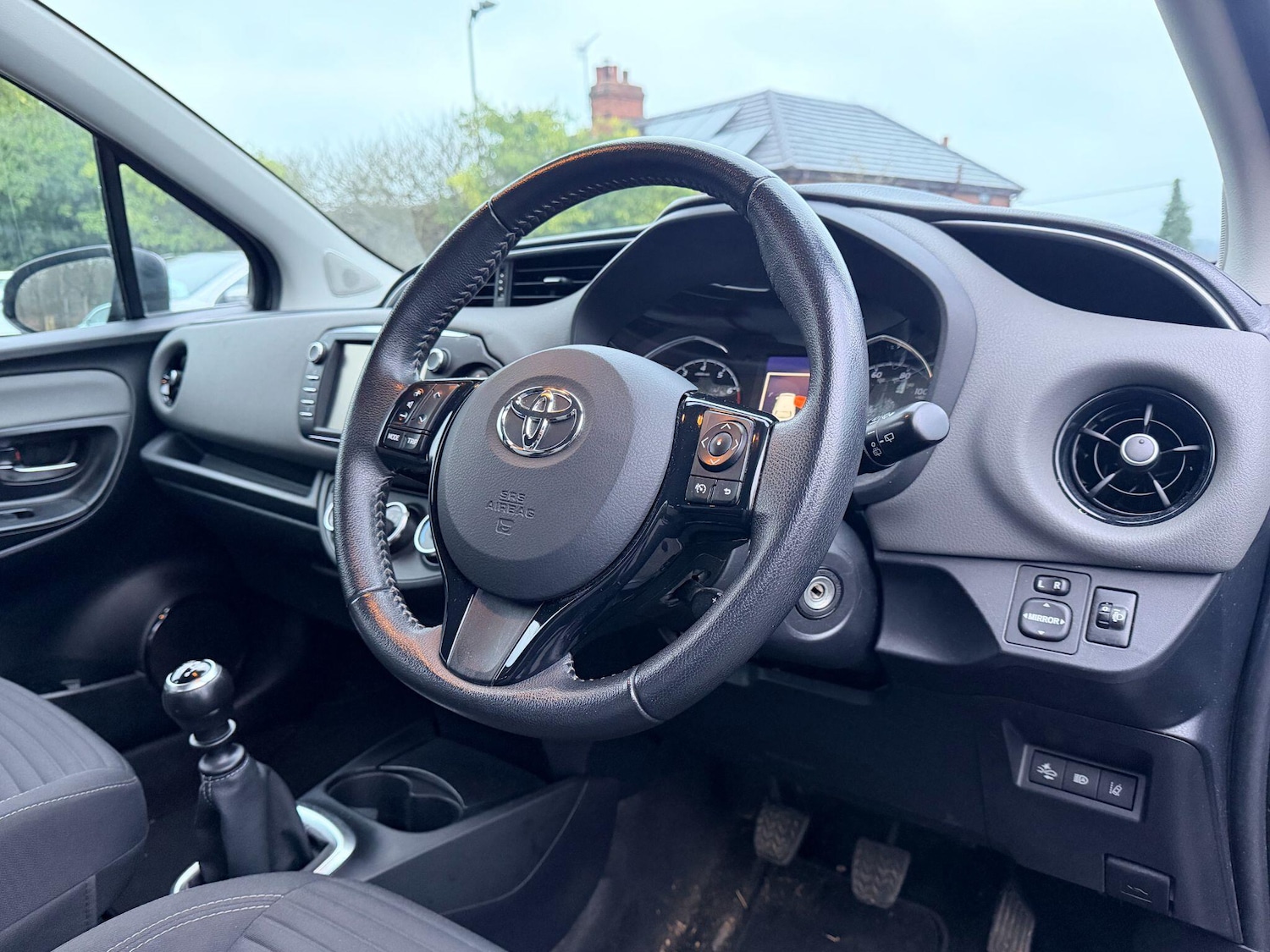 Used Toyota Yaris 2018 for sale - 77290432: Photo 17