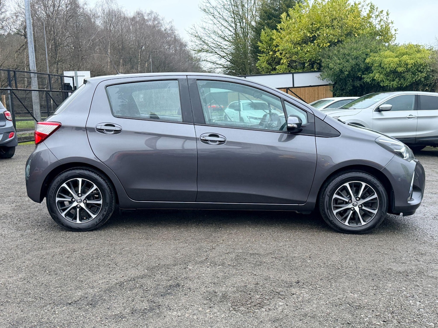 Used Toyota Yaris 2018 for sale - 77290432: Photo 3