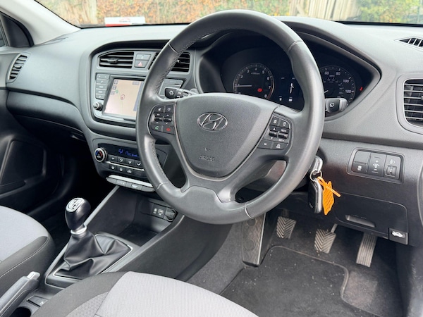 Used Hyundai i20 2017 for sale - 76260395: Photo 17