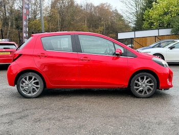 Used Toyota Yaris 2015 for sale - 76765226: Photo