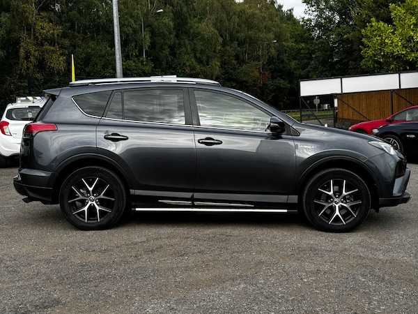 Used Toyota RAV4 2018 for sale - 76260299: Photo 3