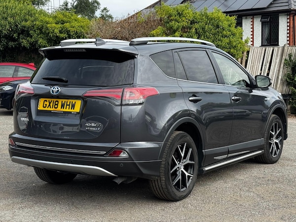 Used Toyota RAV4 2018 for sale - 76260299: Photo 4