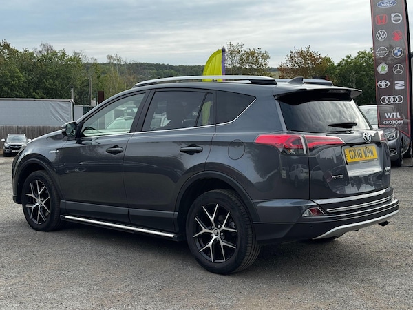 Used Toyota RAV4 2018 for sale - 76260299: Photo 6