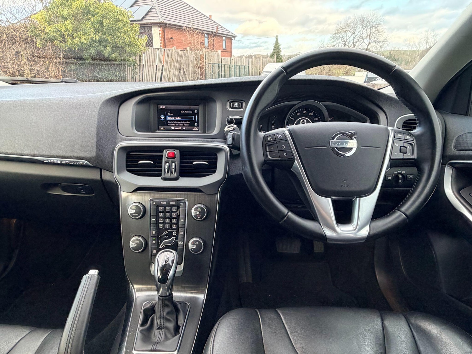 Used Volvo V40 2015 for sale - 77016752: Photo 17