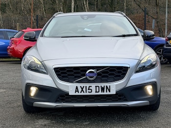 Used Volvo V40 2015 for sale - 77016752: Photo