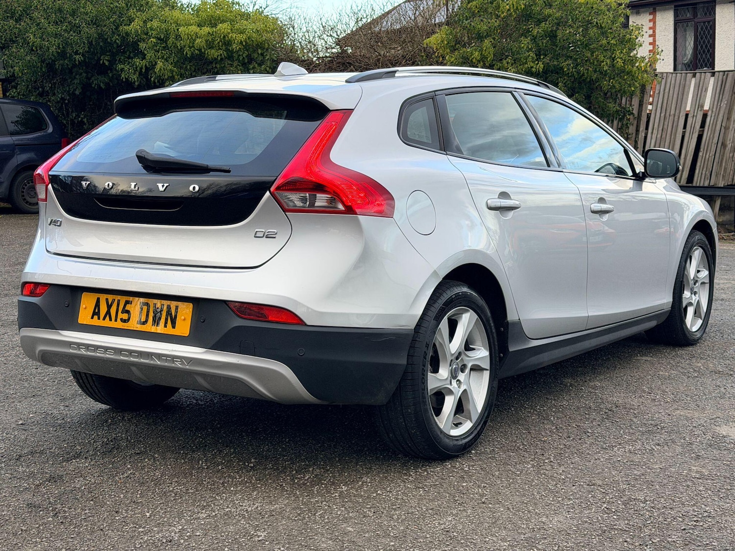 Used Volvo V40 2015 for sale - 77016752: Photo 4