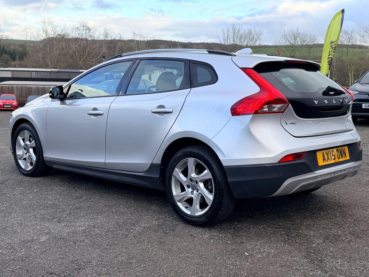 Used Volvo V40 2015 for sale - 77016752: Photo 6