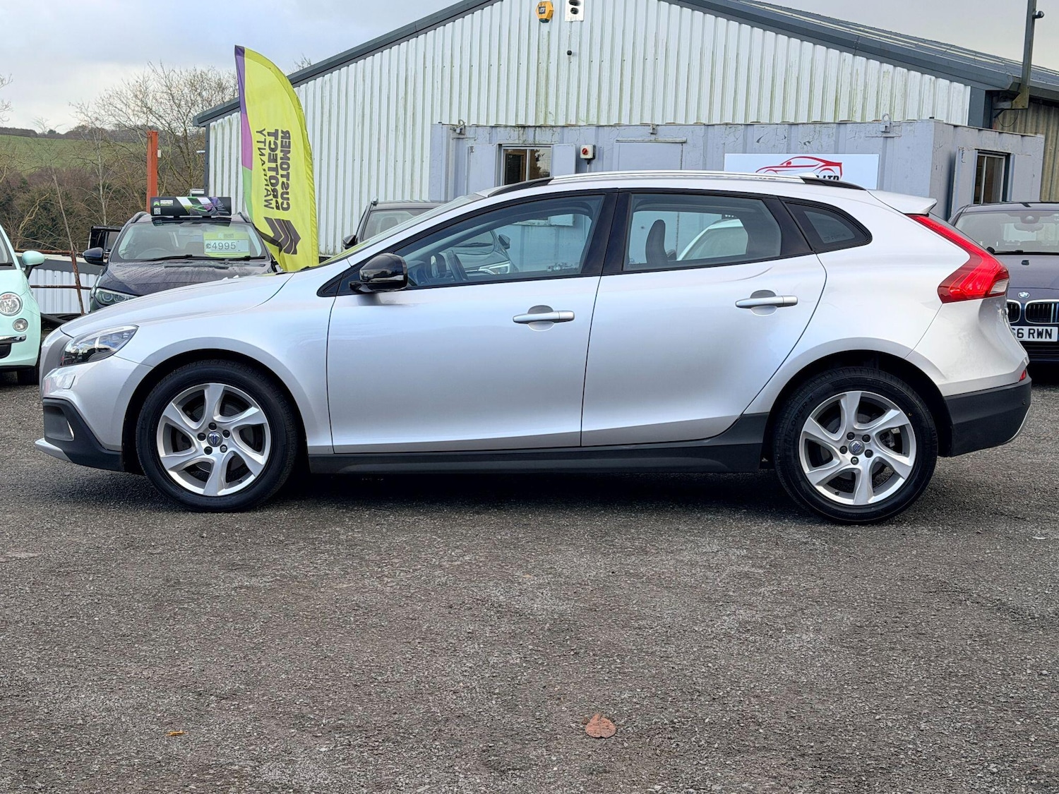 Used Volvo V40 2015 for sale - 77016752: Photo 7