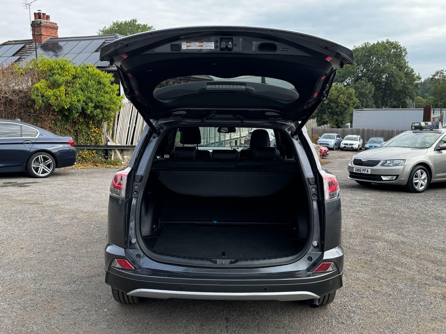 Used Toyota RAV4 2018 for sale - 76964878: Photo 16