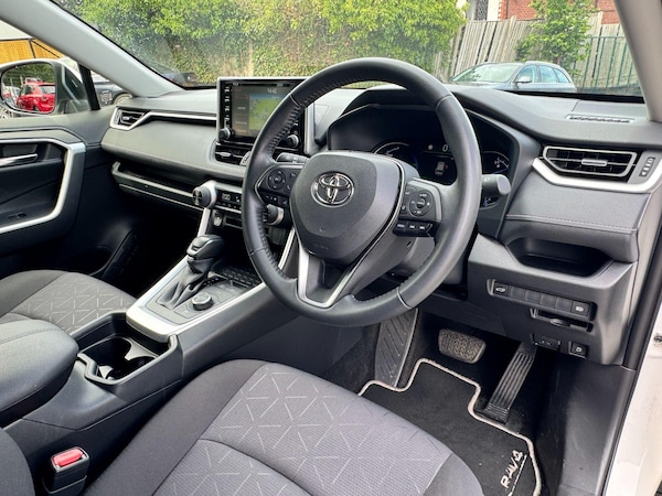 Used Toyota RAV4 2021 for sale - 76260071: Photo 18