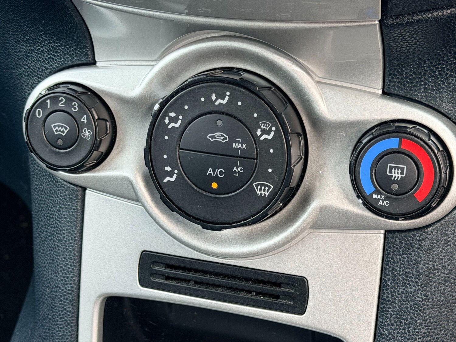 Used Ford Fiesta 2012 for sale - 78019289: Photo 19