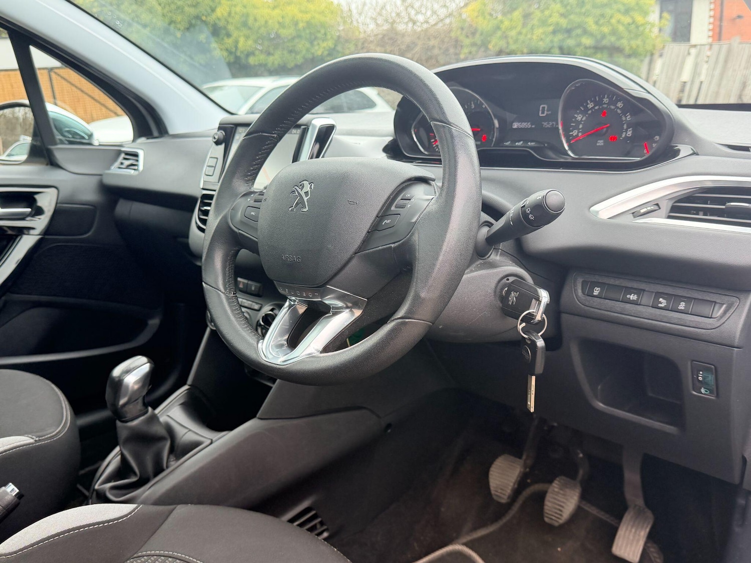 Used Peugeot 208 2015 for sale - 77993754: Photo 21