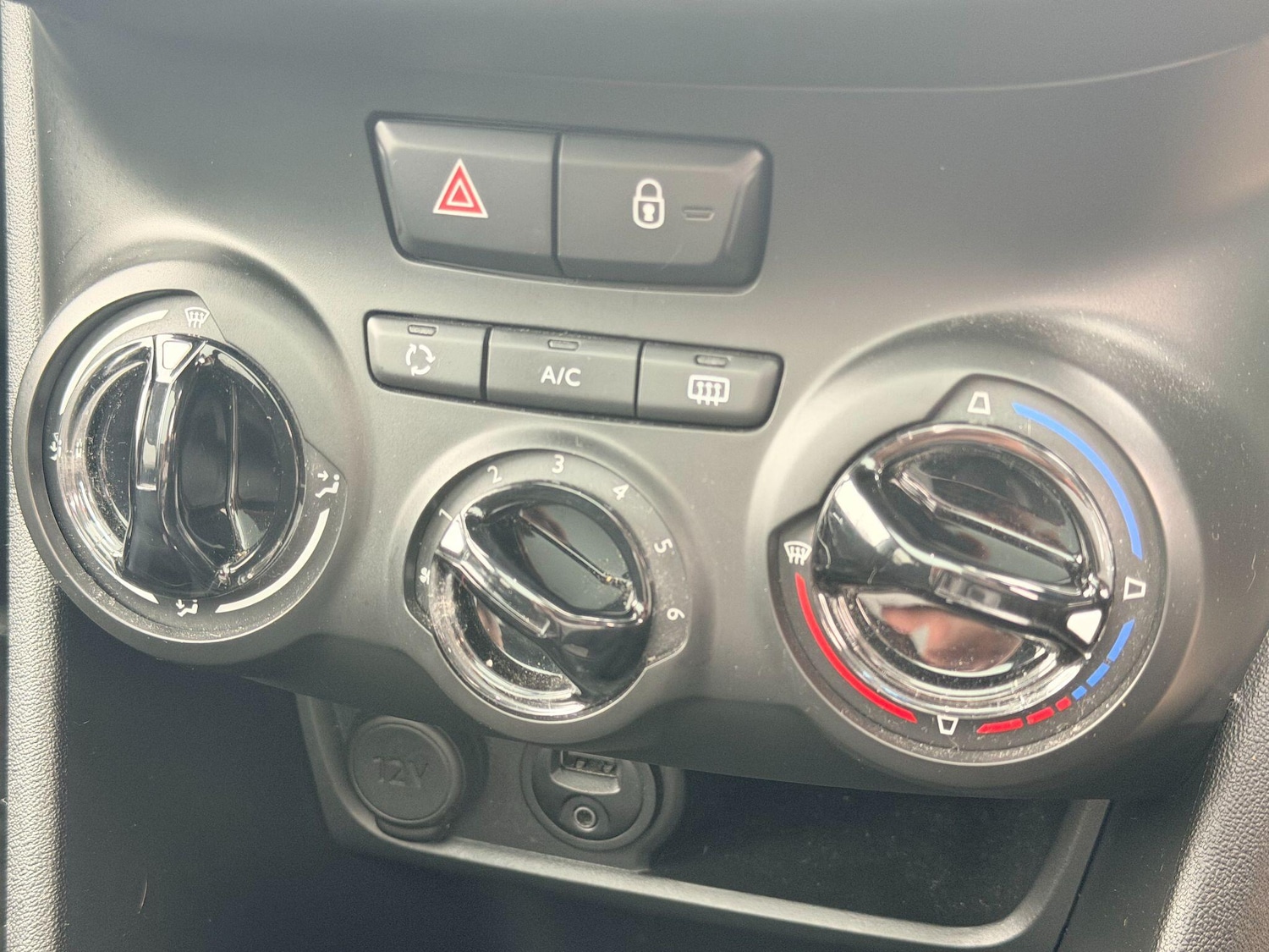 Used Peugeot 208 2015 for sale - 77993754: Photo 24