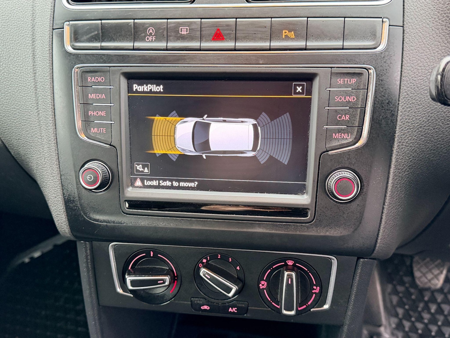 Used Volkswagen Polo 2015 for sale - 77279900: Photo 20