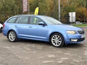 (64) - 1.6 TDI Elegance Euro 5 (s/s) 5dr