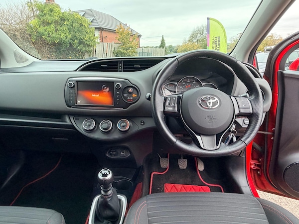 Used Toyota Yaris 2015 for sale - 76325969: Photo 16